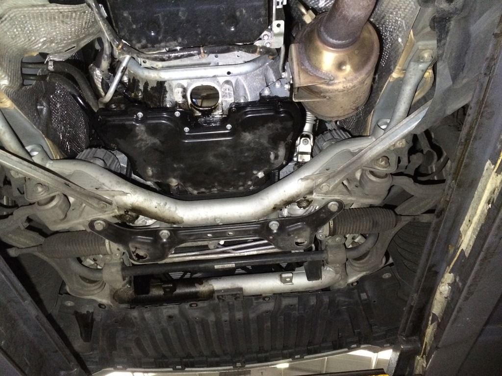 W212 e350 cdi oil leaking suspect crankshaft oil seal ? Engine